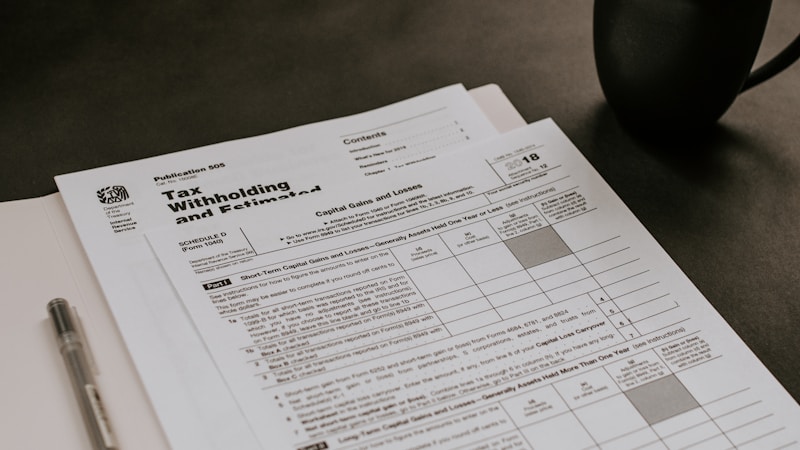 Nota fiscal de serviços eletrônica NFS-e sendo emitida no computador